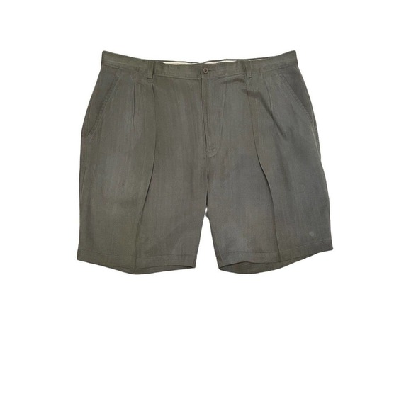 Tommy Bahama Silk Olive Green Pleated Golf Shorts Men’s Size 42 x 8 - Picture 1 of 9